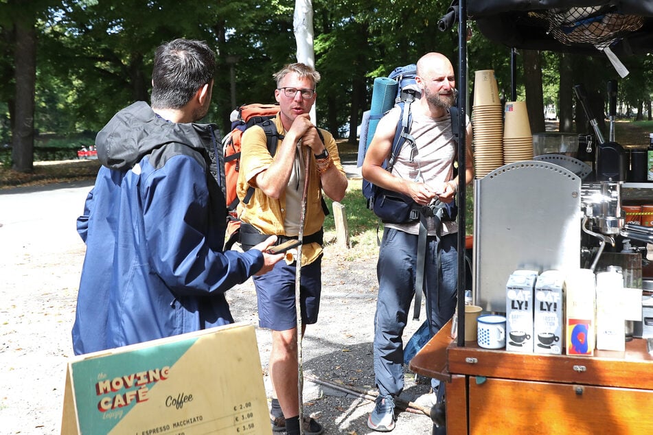 In Leipzig sprachen sie unter anderem mit Carlo, der die Idee der beiden begrüßte.
