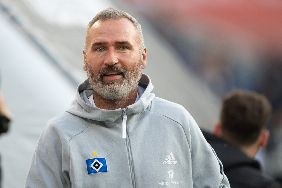 HSV-Trainer Tim Walter (46) hat keine Zweifel am Spielsystem.
