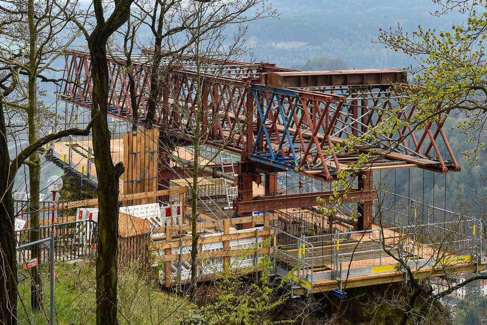 Seltsames Stahlgestell: Was macht die Eisenbahnbrücke auf der Bastei?