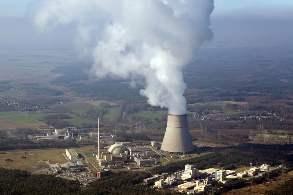 Das Kernkraftwerk Emsland (Niedersachsen) ist eines der letzten drei Atomkraftwerke in der Bundesrepublik. Isar 2 (Bayern) und Neckarwestheim 2 (Baden-Württemberg) werden ebenfalls am 15. April vom Netz genommen.