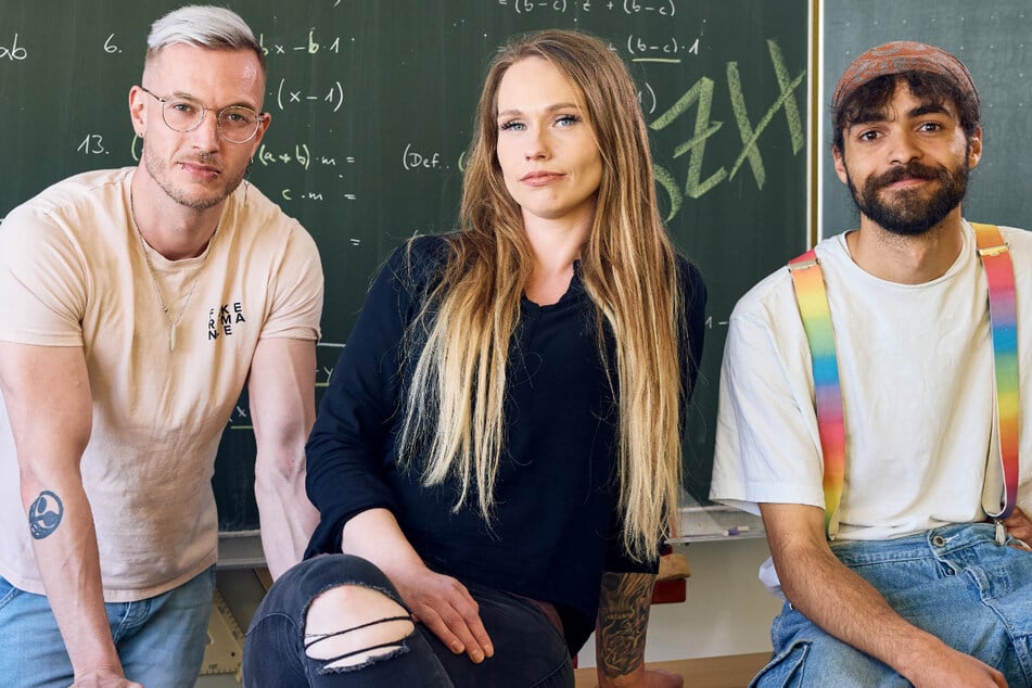 ZDF-Dokumentation "Lebensretter Schule": Kay (31, l.), Sarah (30) und Marvin (19, r.) besuchen das "Bildungszentrum Herrmann Hesse" in Frankfurt am Main.