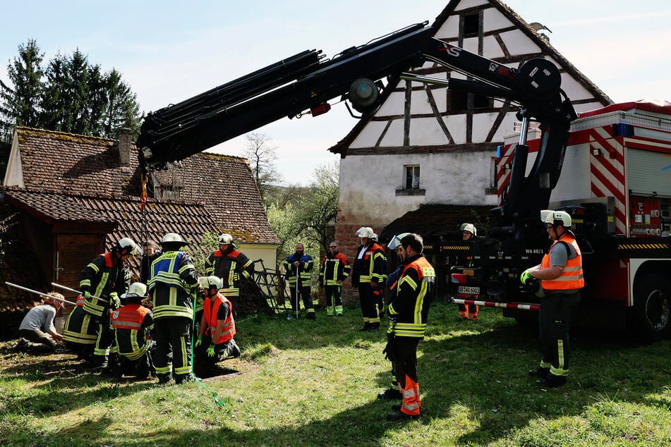 27 Feuerwehrleute und sechs Fahrzeuge waren bei der Tierrettung im Einsatz.