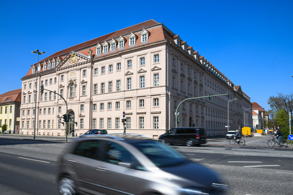 Am Montag demonstrieren deutschlandweit Studierende für finanzielle Hilfe in der Corona-Krise - auch vor dem Potsdamer Wissenschaftsministerium.