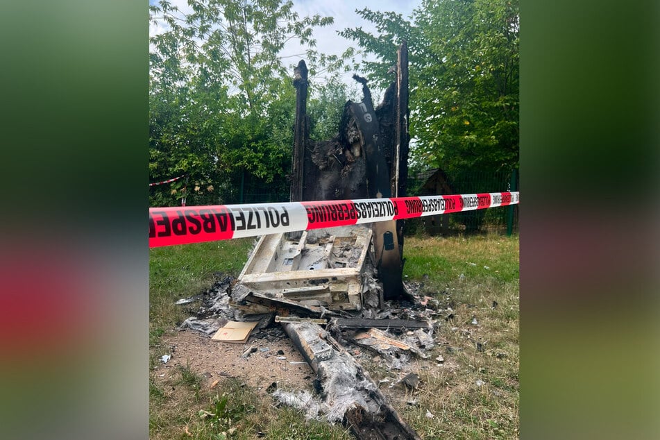 Nur noch Brandschutt war am Sonntag übrig.