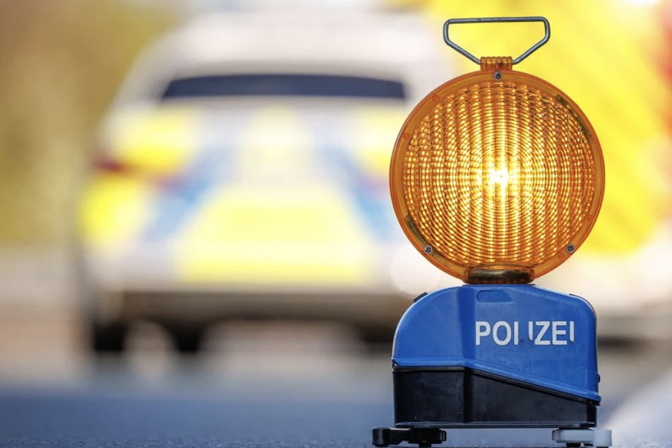 Wegen des Unfalls musste die B88 zeitweise voll gesperrt werden. (Symbolfoto)