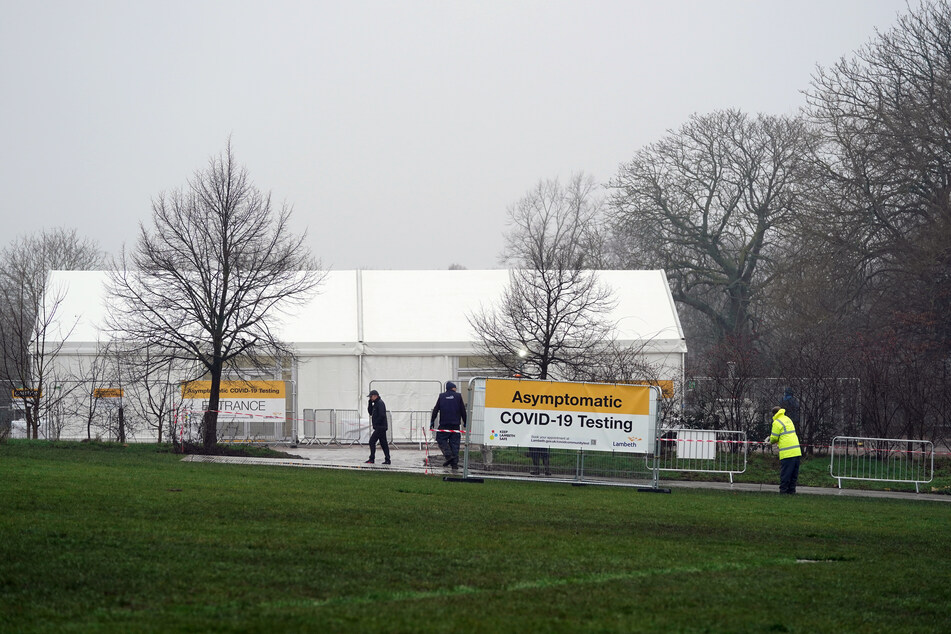 Ein Corona-Testzentrum im Brockwell Park in London. Großbritannien ist von der Pandemie besonders stark betroffen. Verantwortlich wird dafür auch die neue Virus-Mutation B.1.1.7 gemacht.