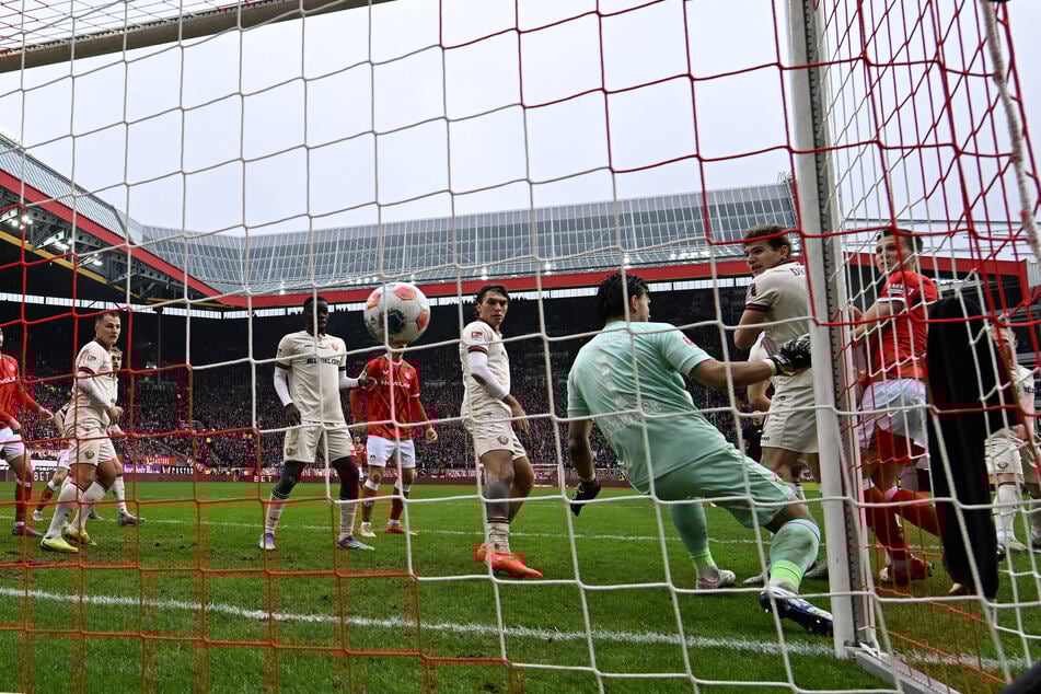 Tim Schreiber (23) musste in Kaiserlautern viermal hinter sich greifen, drei der Treffer zählten.