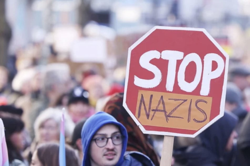 Mit der Demo will das Leipziger Bündnis kurz vor der Landtagswahl ein Zeichen für eine solidarische Demokratie und gegen Rechtsextremismus setzen. (Symbolbild)