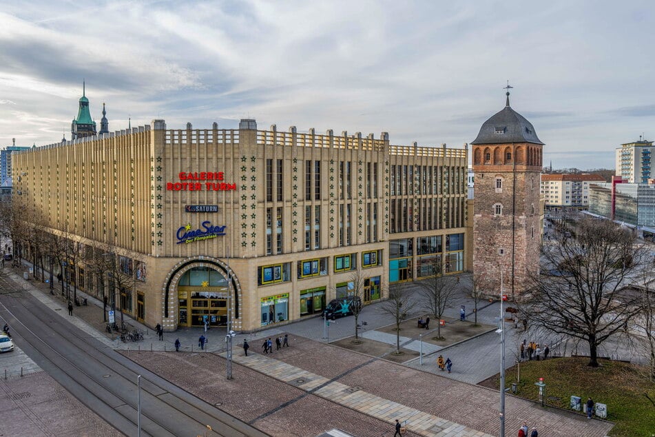 Im Einkaufszentrum Galerie Roter Turm wurde eine muslimische Frau (27) attackiert.