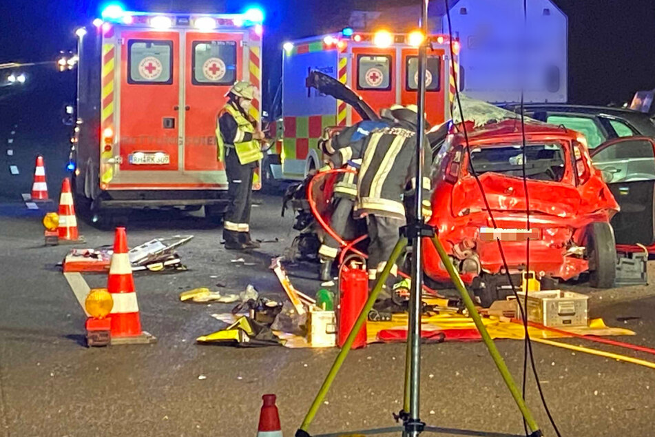 Auf der Autobahn 6 bei Nürnberg in Bayern ist es am Montagabend zu einem schweren Unfall gekommen.