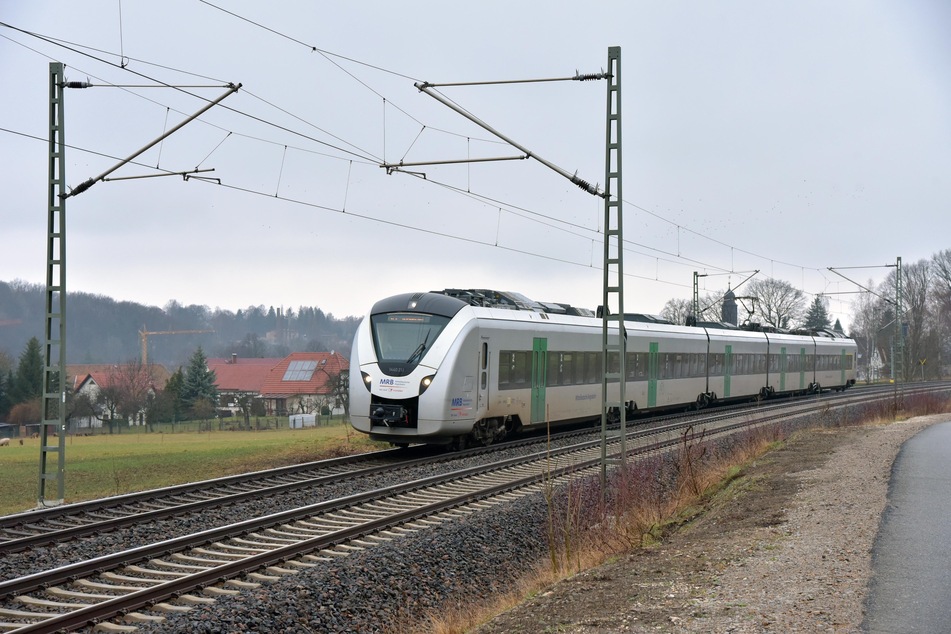 Im Vogtland fallen aktuell Züge aus, weil eine Oberleitung defekt ist.