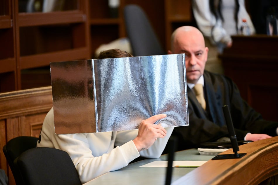 Die Staatsanwaltschaft forderte für Atallah Younes zwei Jahre auf Bewährung wegen versuchter schwerer Brandstiftung, gefährlicher Körperverletzung und Sachbeschädigung.