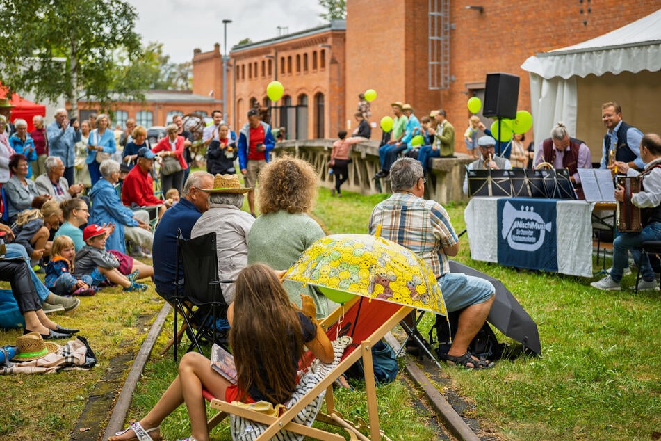 Am Sonntag gibt es ein kostenloses Picknickkonzert im Außengelände des Industriemuseums.