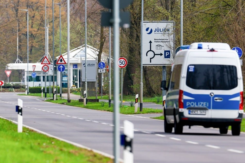 Die rund 300.000 Brennelemente-Kugeln in den 152 Castor-Behältern stammen aus einem 1988 abgeschalteten Versuchsreaktor in Jülich.
