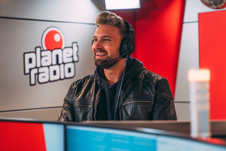 Der neue RTL-Bachelor Dominik Stuckmann (30) verriet bei einem Auftritt bei "Planet-Radio" einige pikante Details zu sich und der neuen Staffel der Kuppel-Show.