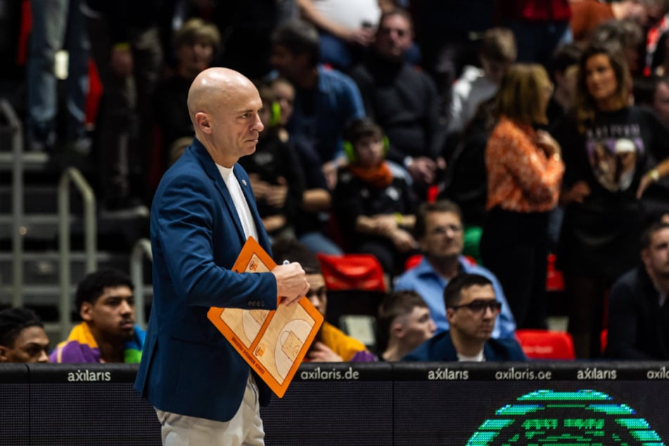 Niners-Trainer Rodrigo Pastore (53) war schockiert über die Leistung seiner Mannschaft.
