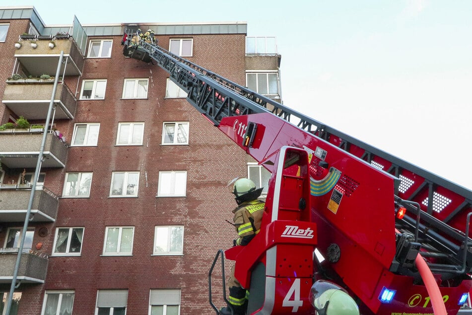 Wohnungsbrand in Meerbusch: Feuerwehr musste Bewohner retten