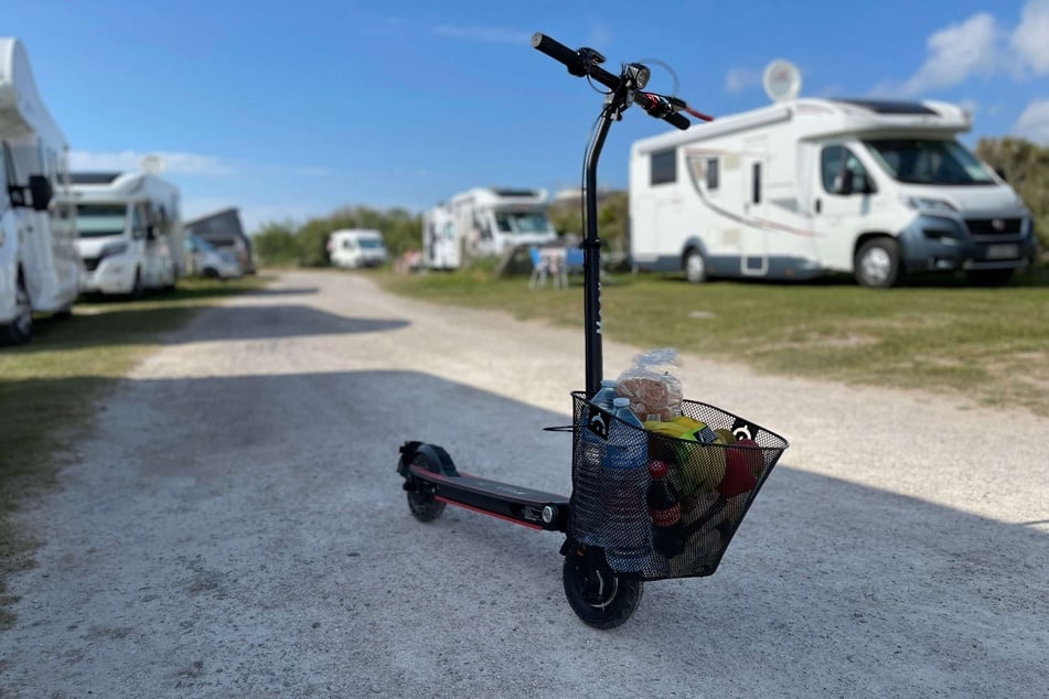Bei Kauf bestimmter Aktions-Camper gibt's diesen coolen E-Scooter gratis dazu.