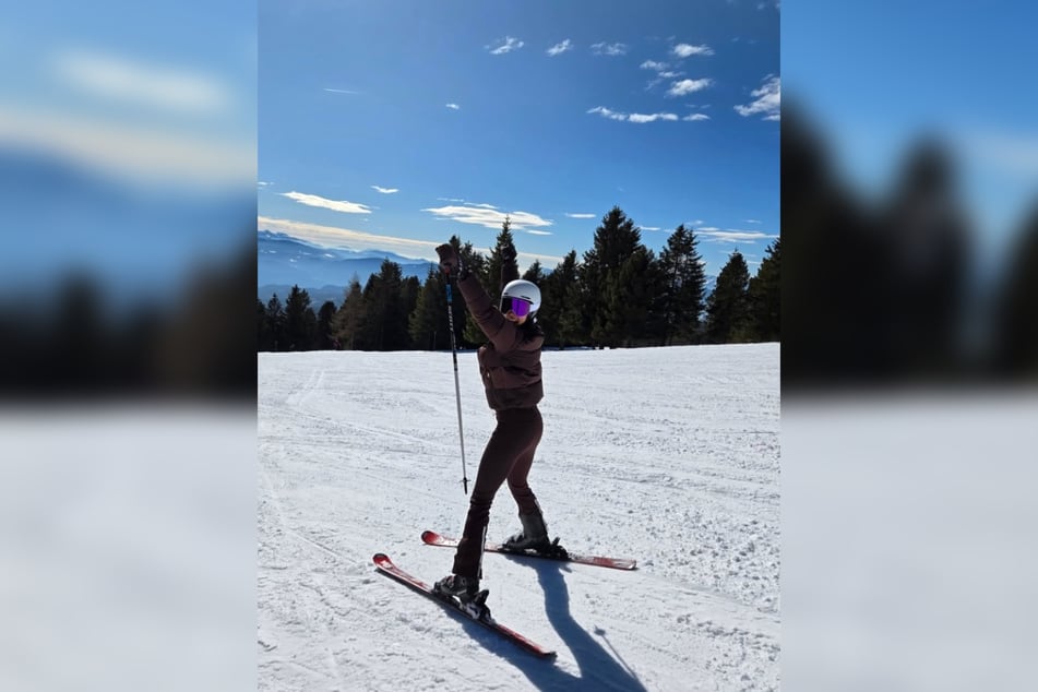 Komplett sicher stand Naturtalent Mir bereits nach einem Tag Privattraining auf ihren Skiern.