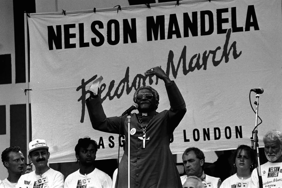 Desmond Tutu addressing the Nelson Mandela Freedom Rally in Hyde Park, London, in 1988.
