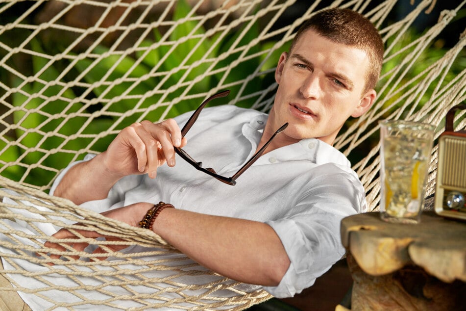 Your wardrobe doesn't have to wait for the right pieces. Find them on sale now.