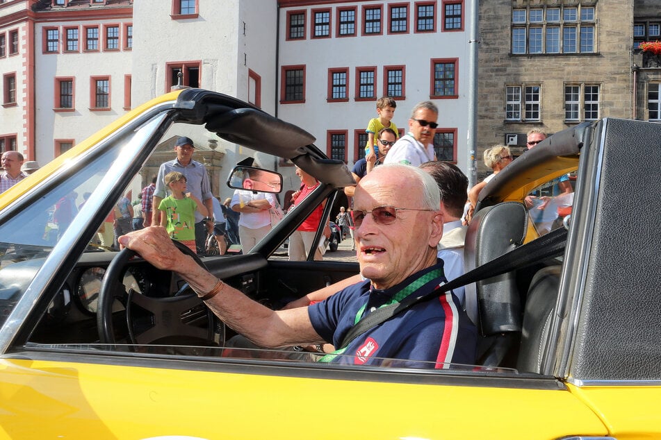 Als gebürtiger Chemnitzer blieb Hahn seiner Heimatstadt Zeit seines Lebens verbunden.