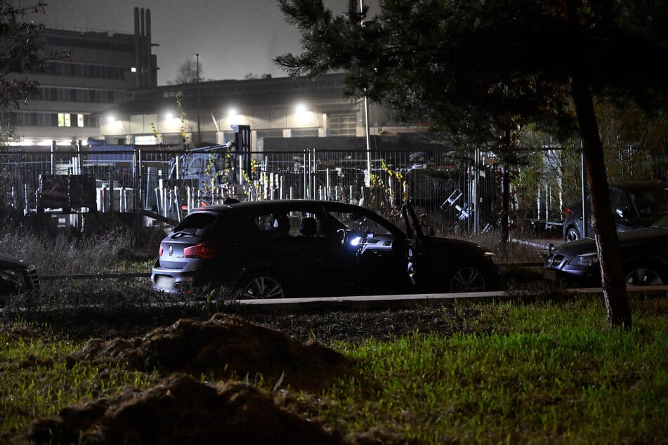 Mit diesem Wagen fuhr der Mann auf die Polizei zu.