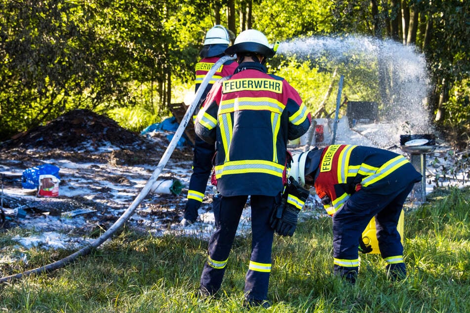 Die Feuerwehr löschte auf einer Fläche von 200 Quadratmetern.