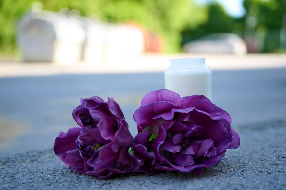 Der Junge (14) war so schwer verletzt worden, dass er nach vergeblichen Reanimationsversuchen wenig später im Krankenhaus starb.