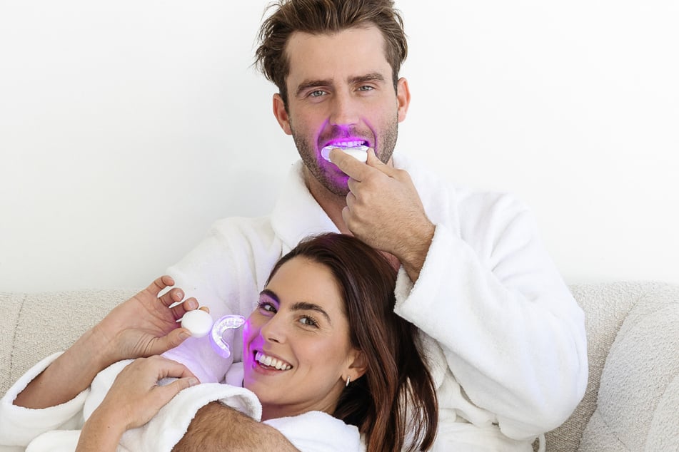 Mit den Produkten von SmilePro können Zähne von zuhause aus und schmerzfrei aufgehellt werden.