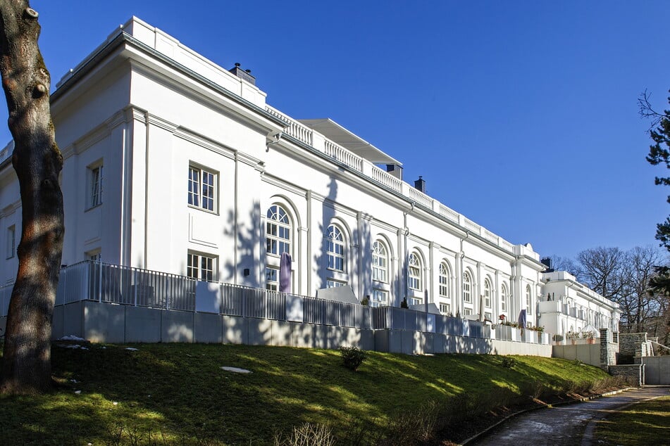 Das ehemalige "Haus des Sports" am Pelzmühlenteich wurde zu Eigentumswohnungen umgebaut.