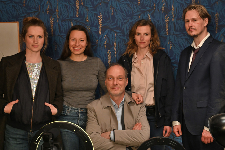 Der "Tatort" entsteht unter Federführung von Cornelia Gröschel, Anne Zohra Berrached, Martin Brambach, Karin Hanczewski und Christian Bayer (v.l.n.r.).