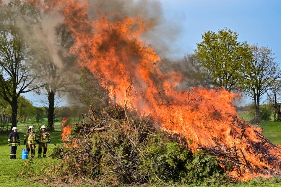 Die Waldbrandgefahr in Sachsen ist aktuell nicht zu unterschätzen.