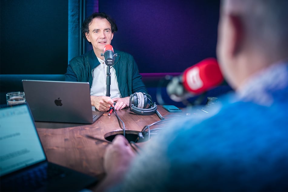 TAG24-Chefredakteur Robert Kuhne (li.) und Politikberater Peter Stawowy analysieren den umstrittenen Höcke-Auftritt.