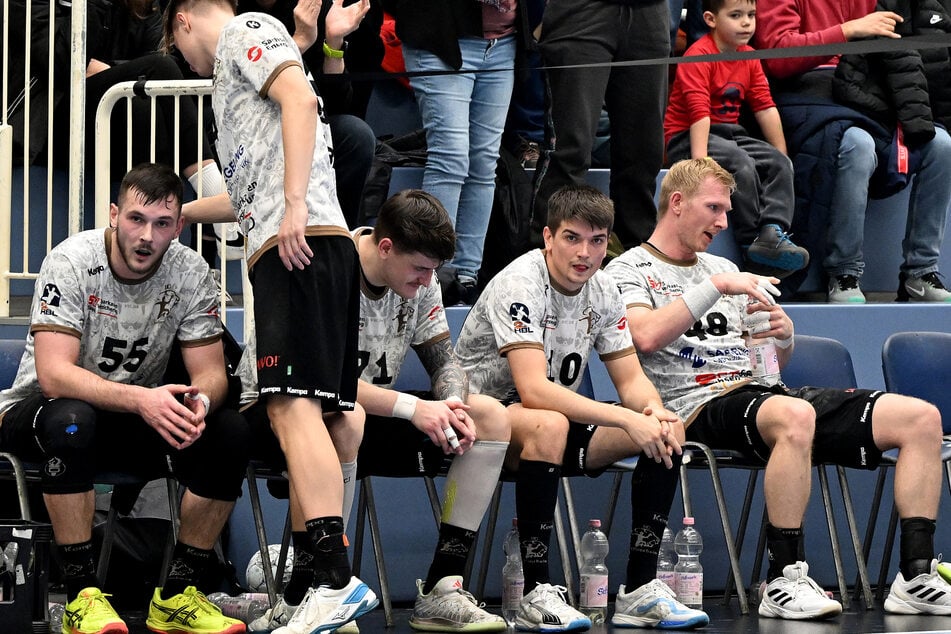 Lange Gesichter bei den Dresdner Handballern, die in einem ausgeglichenen Spiel dennoch den Kürzeren zogen.