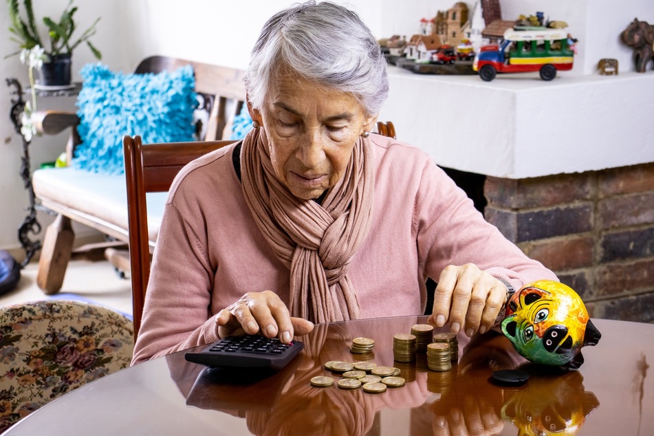 Senioren, die ihren Lebensunterhalt nicht allein von der Rente bezahlen können, haben Anspruch auf staatliche Hilfe.