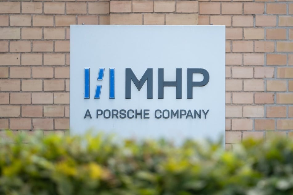Den Käufer für seine Beratungstochter MHP findet der kriselnde Sportwagenbauer in Indien.