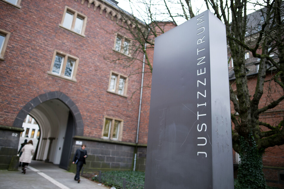 Das Landgericht Aachen bestätigte am Dienstag die Nichtzulassung einer Anklage wegen sexuellen Missbrauchs gegen einen Priester des Bistums Aachen (Archivfoto).