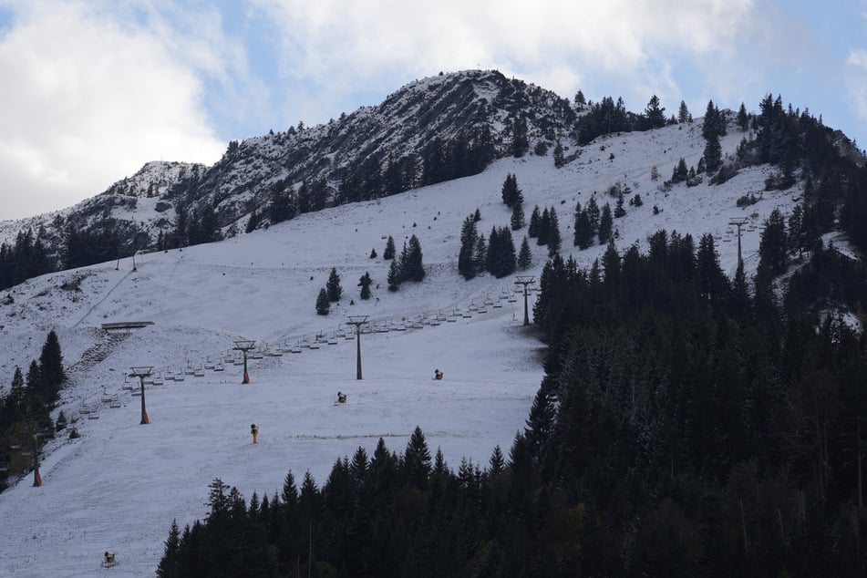 Die Reisegruppe war auf dem Weg zum Skifahren in den französischen Alpen. (Symbolbild)