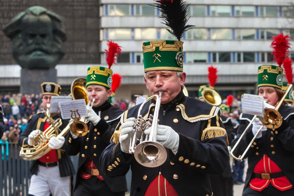 Der Advent ist Hoch-Zeit der traditionsreichen Bergparaden. Müssen sie wegen Corona erneut ausfallen?
