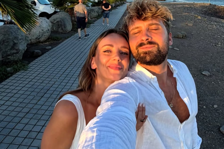 Seitdem sich Anna Rossow (38) und Dominik 202 bei "Der Bachelor" kennengelernt haben, sind die beiden ein Paar. Im kommenden November soll dann geheiratet werden.