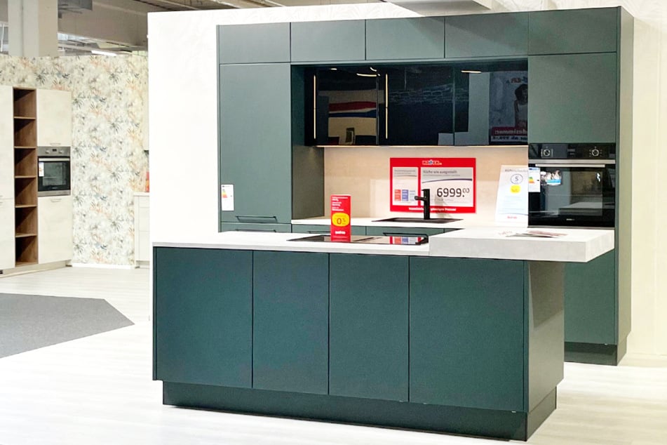 Bundesweiter Küchen-Abverkauf bei ROLLER mit bis zu 50 Prozent Preisvorteil