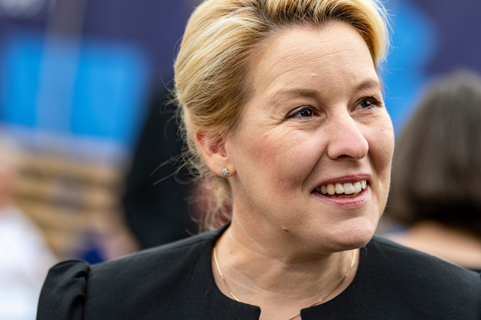 Berlins Regierende Bürgermeisterin Franziska Giffey (44, SPD) sagte ihre Teilnahme ab.