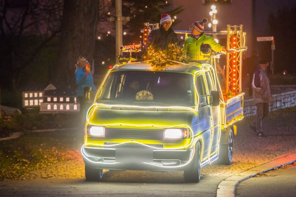 Ab dem heutigen Samstag fährt das Weihnachtsmobil durch das Erzgebirge.