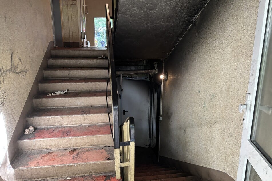 In dem Keller brach das Feuer aus