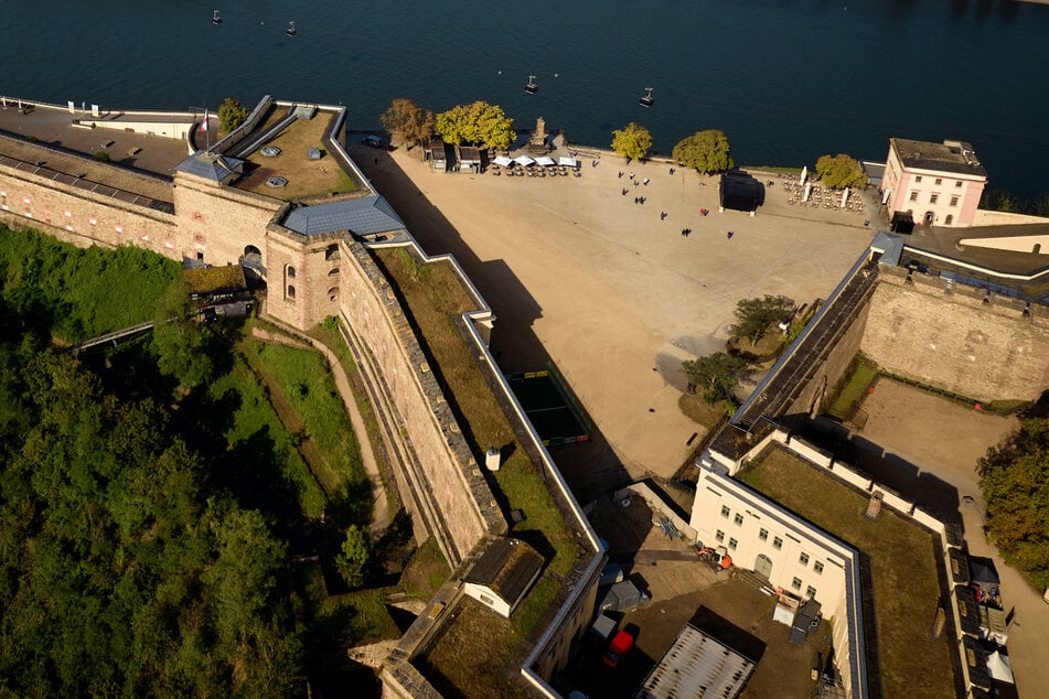 Spielende Kinder hatten die Leiche unterhalb der Festung Ehrenbreitstein in Koblenz entdeckt. (Archivbild)