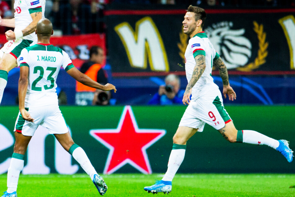 Fedor Smolov (r.) ist von Lokomotive Moskau an Celta Vigo ausgeliehen.