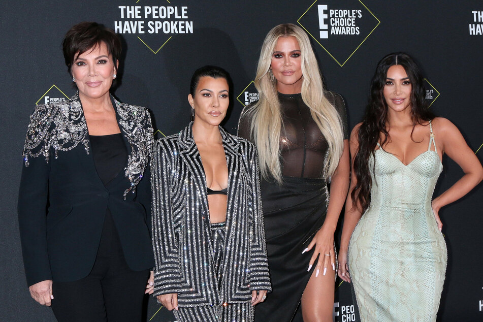 The Kardashian Clan (left to right): Kris Jenner, Kourtney Kardashian, Khloe Kardashian, Kim Kardashian West at the 2019 People s Choice Awards.