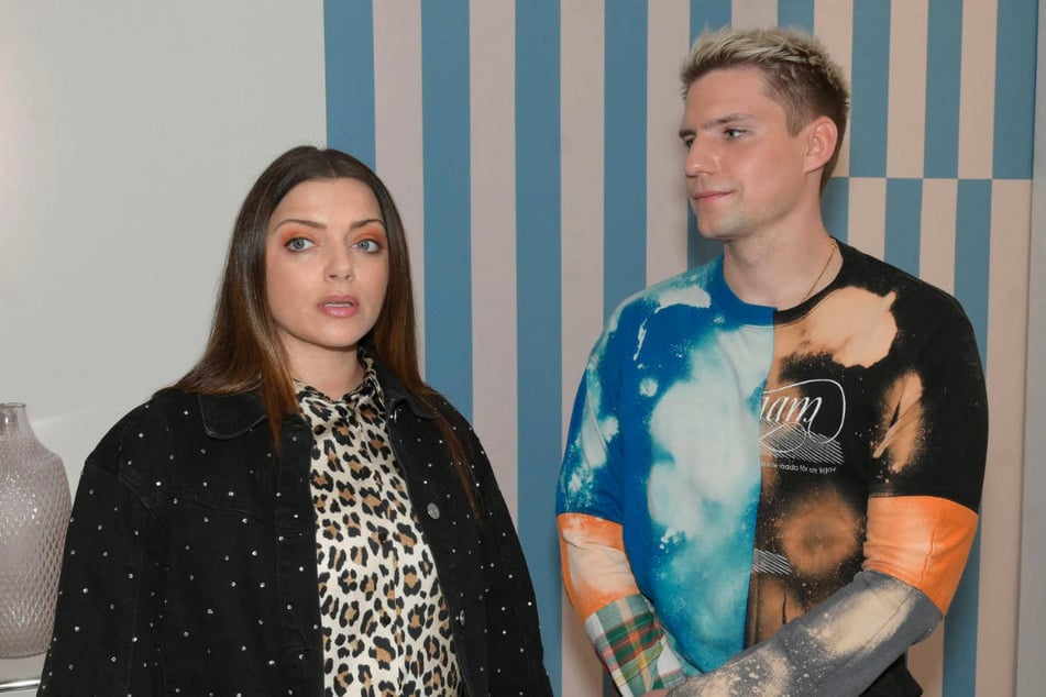 Emily versucht, nach dem Skandal neue Investoren für die Agentur zu finden.