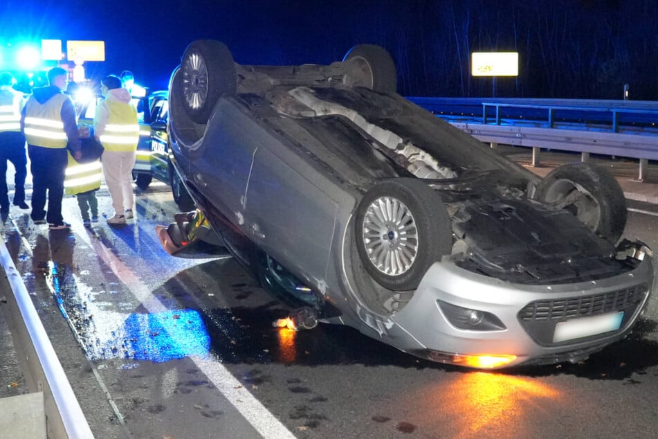 Auto überschlägt sich im Leipziger Süden: Frau verletzt